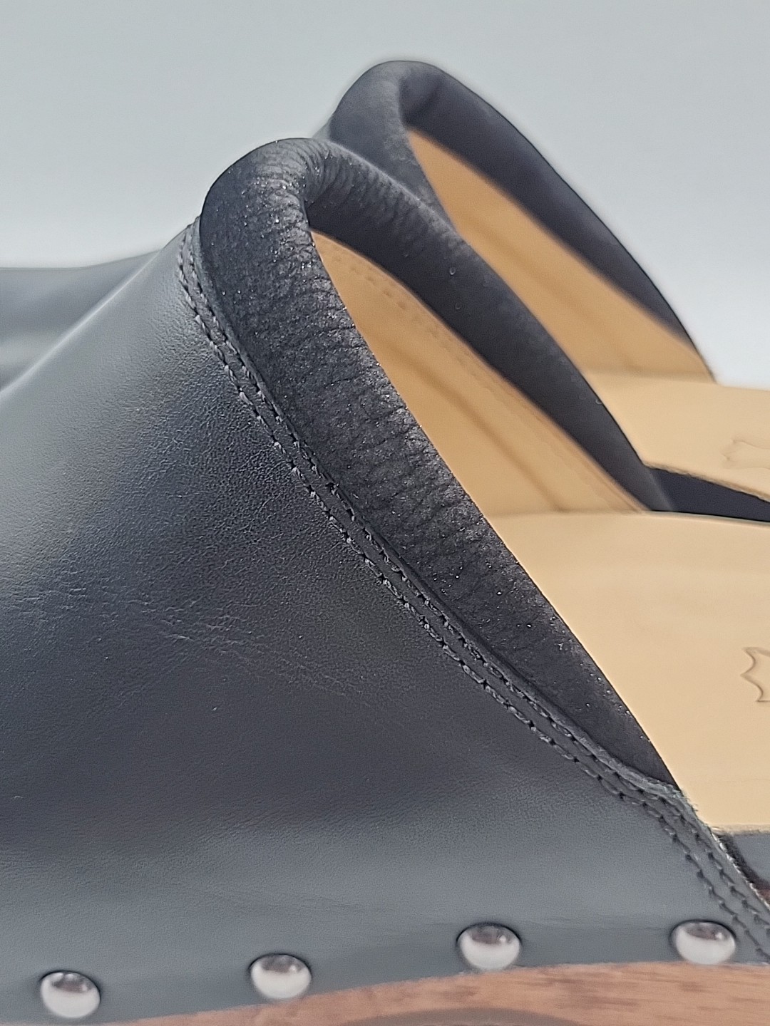 Woman's Clogs Dansko Andie Black Leather Walnut Base NWOT Suede Trim Chef Nurse image 8