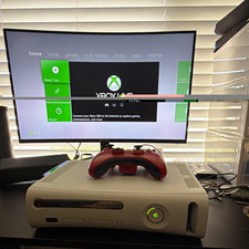 2009 Xbox 360 White 20GB Console w/ Red Wirel...