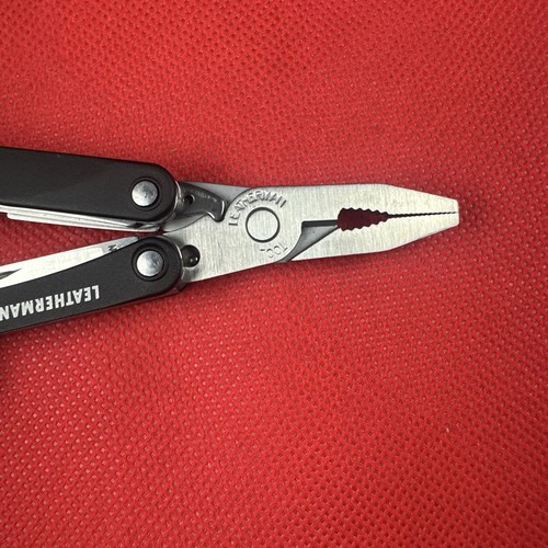 Very Nice Retired BLACK Leatherman Squirt PS4 Multi-Tool, great EDC! “Task aeros - Picture 15 of 15
