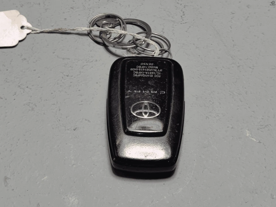 Mando a distancia de entrada sin llave inteligente OEM 2018-2024 TOYOTA CAMRY Foto 2 de 4