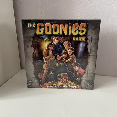 THE GOONIES BRETTSPIEL VON SPIN MASTER - ERWECKE DAS ABENTEUER ZUM LEBEN NEU