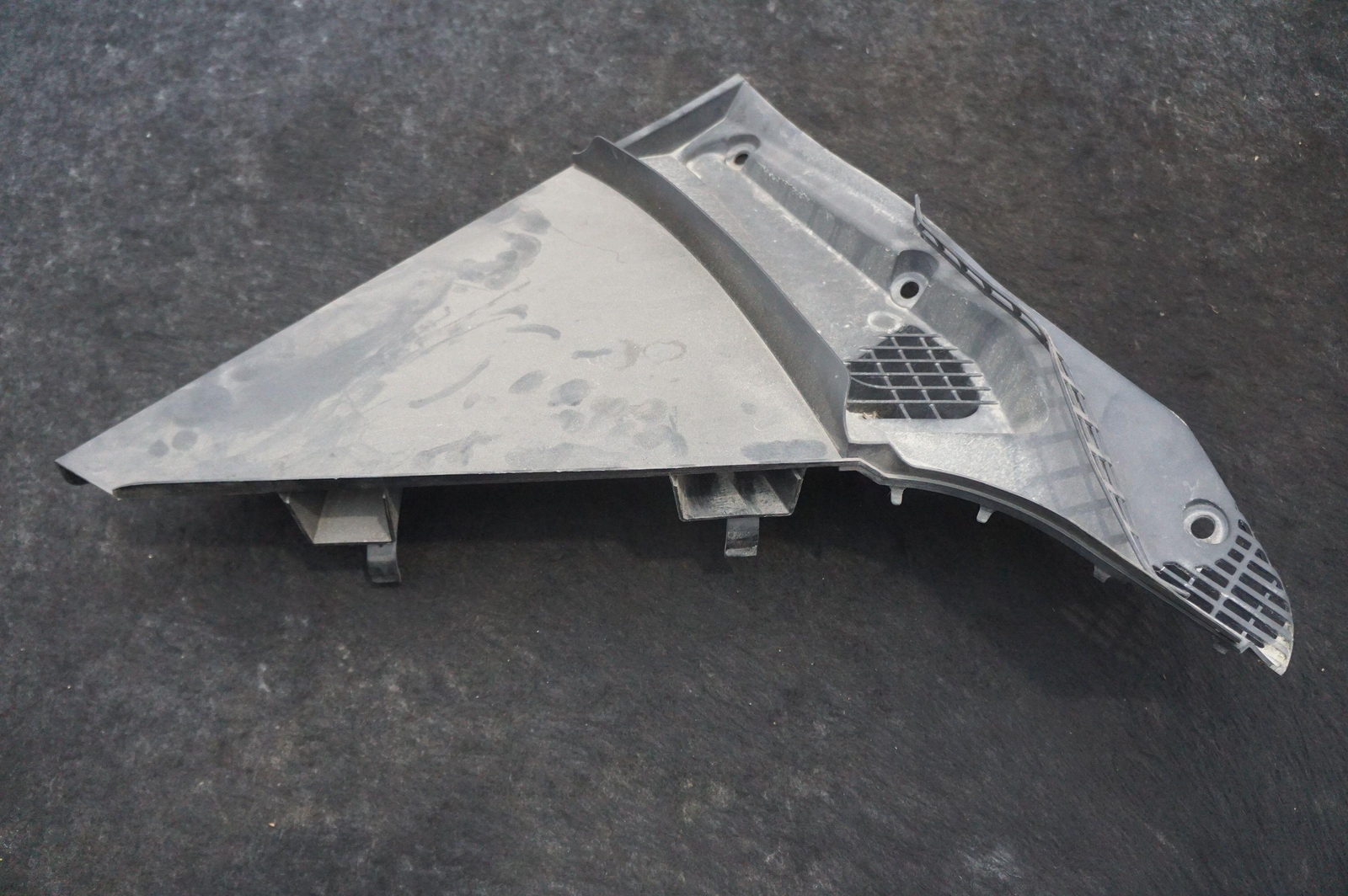 Front Right Water Drain Cover Trim 64316987617 Rolls Royce Ghost Series I 09-14
