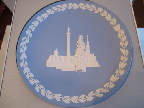 11 PLAQUES DE COLLECTION WEDGWOOD EN BOITE - VOIR LISTE POUR DESCRIPTIONS - COMME NEUF  - Photo 1/12