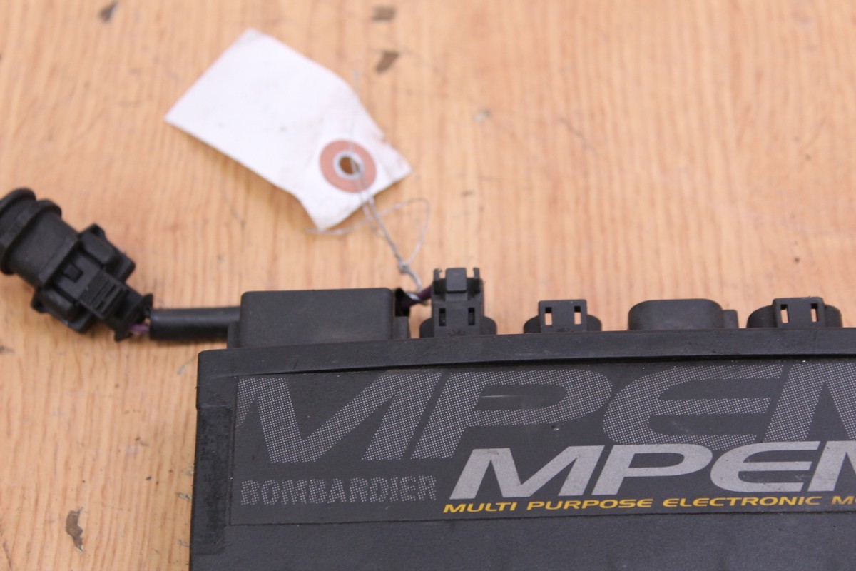 2004 SKI-DOO SUMMIT 800 HIGHMARK CDI Igniter Box / ECU Brain 2004 SKI-DOO SUMMIT 800 HIGHMARK CDI Igniter Box / ECU Brain