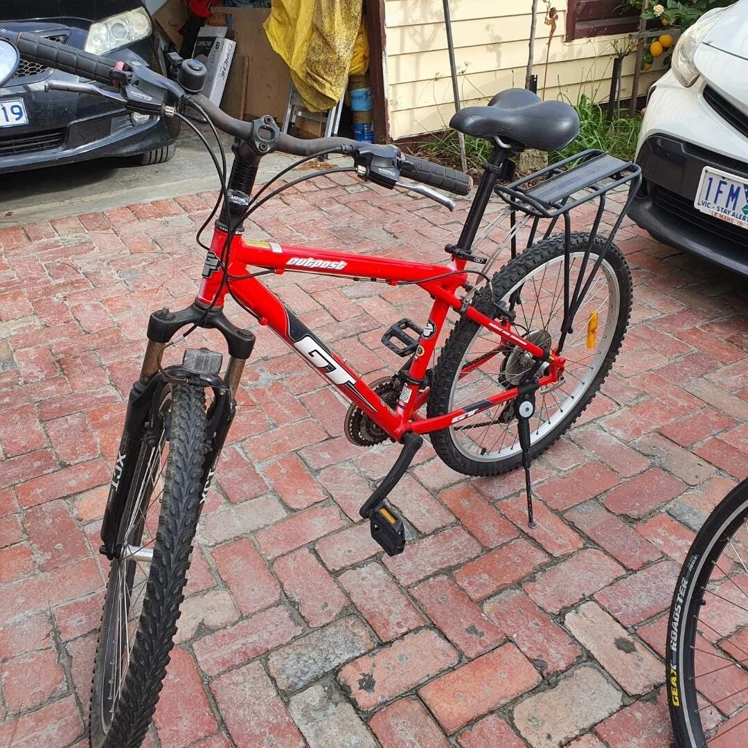 GT outpost used mens mountain bike Medium Frame 26 Inch Wheel Good Condition