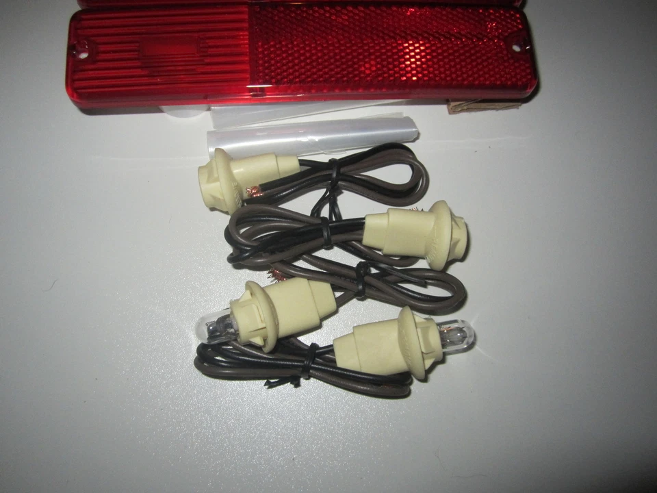 Fits Jeep CJ5 CJ7 Side Marker Light Kit  4 Lamps  4 Sockets  4 Bulbs 1972-1980 - Image 2 of 4