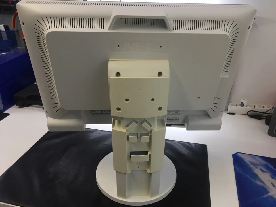 20x NEC Monitore MultiSync EA241WM 24 Zoll IPS TFT 16:10 PIVOT DVI HDMI B-Ware - Bild 2 von 3