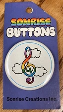 Vintage 1983 SONRISE BUTTONS, SONRISE CREATIONS Rainbow Treble Clef Button-new