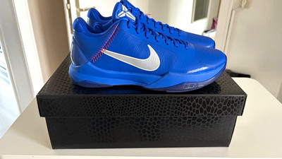 Nike Kobe V Protro Basketballschuhe Blau/Weiß/Rot Herren EUR 44 IO6256-400