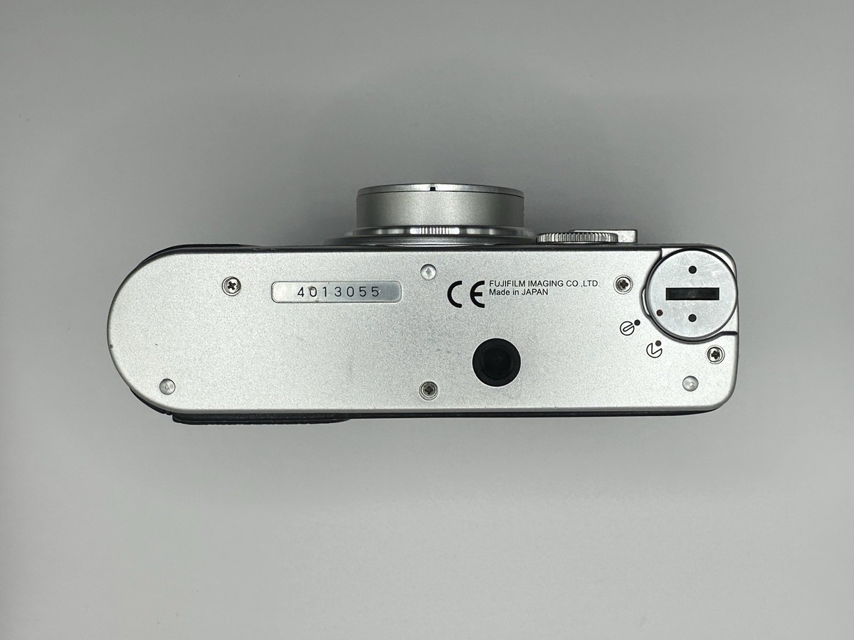 Fujifilm Klasse W 28mm Point and Shoot Film Camera [READ] | eBay