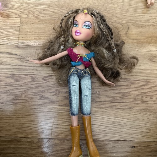 2006 Bratz Genie Magic Yasmin Doll W/ Original Outfit INCOMPLETE