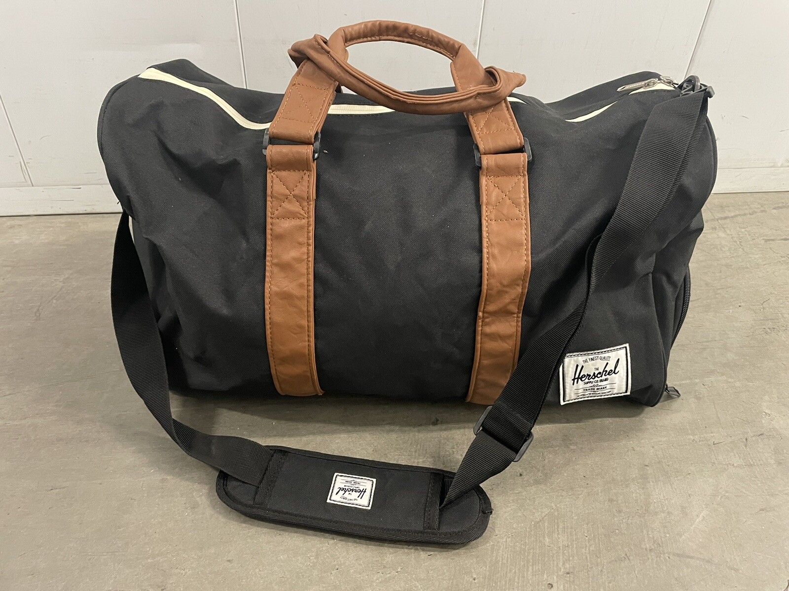 herschel duffle bolsa black