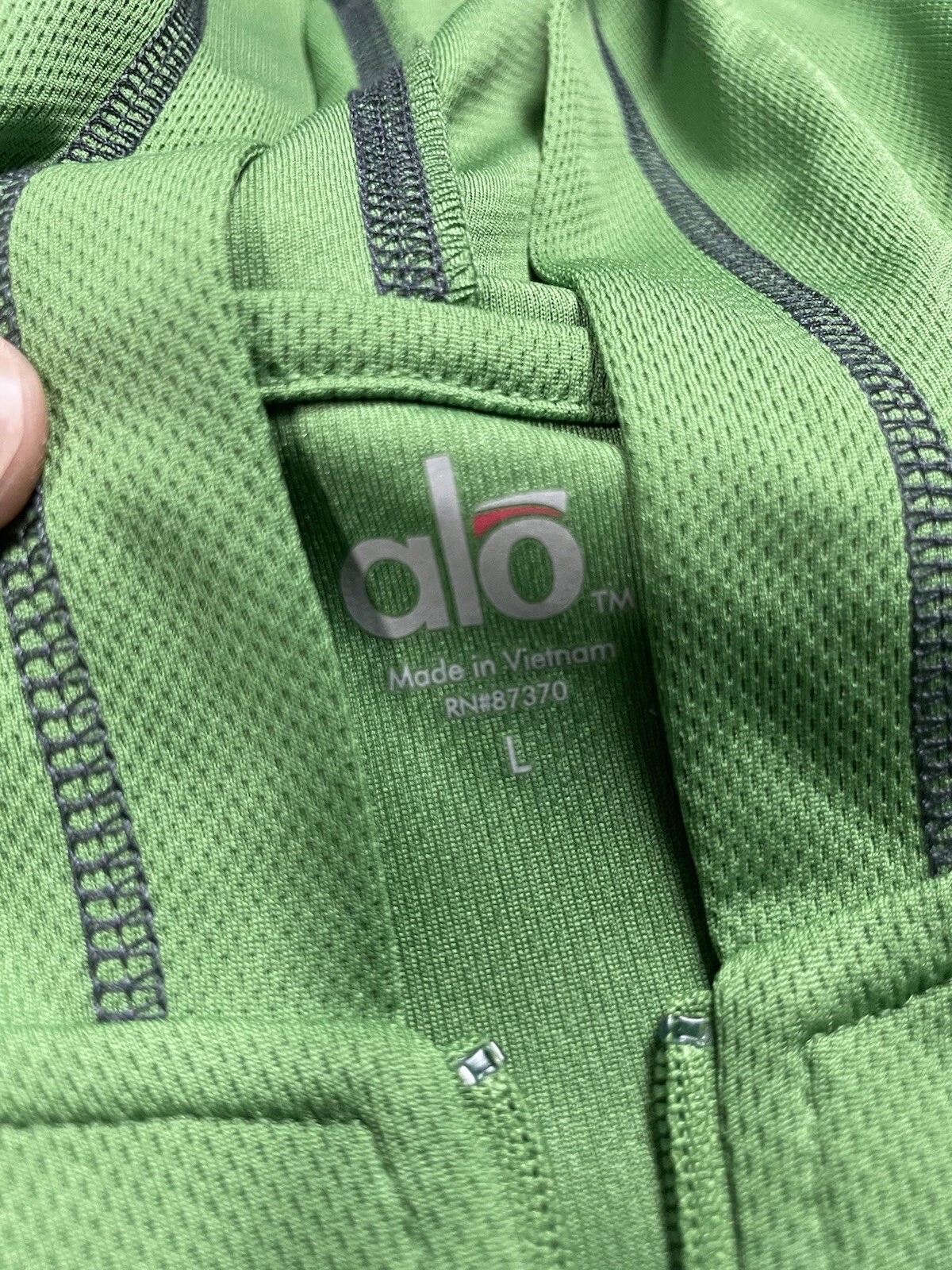 alo-yoga slim fit full zip athletic workout hoodie