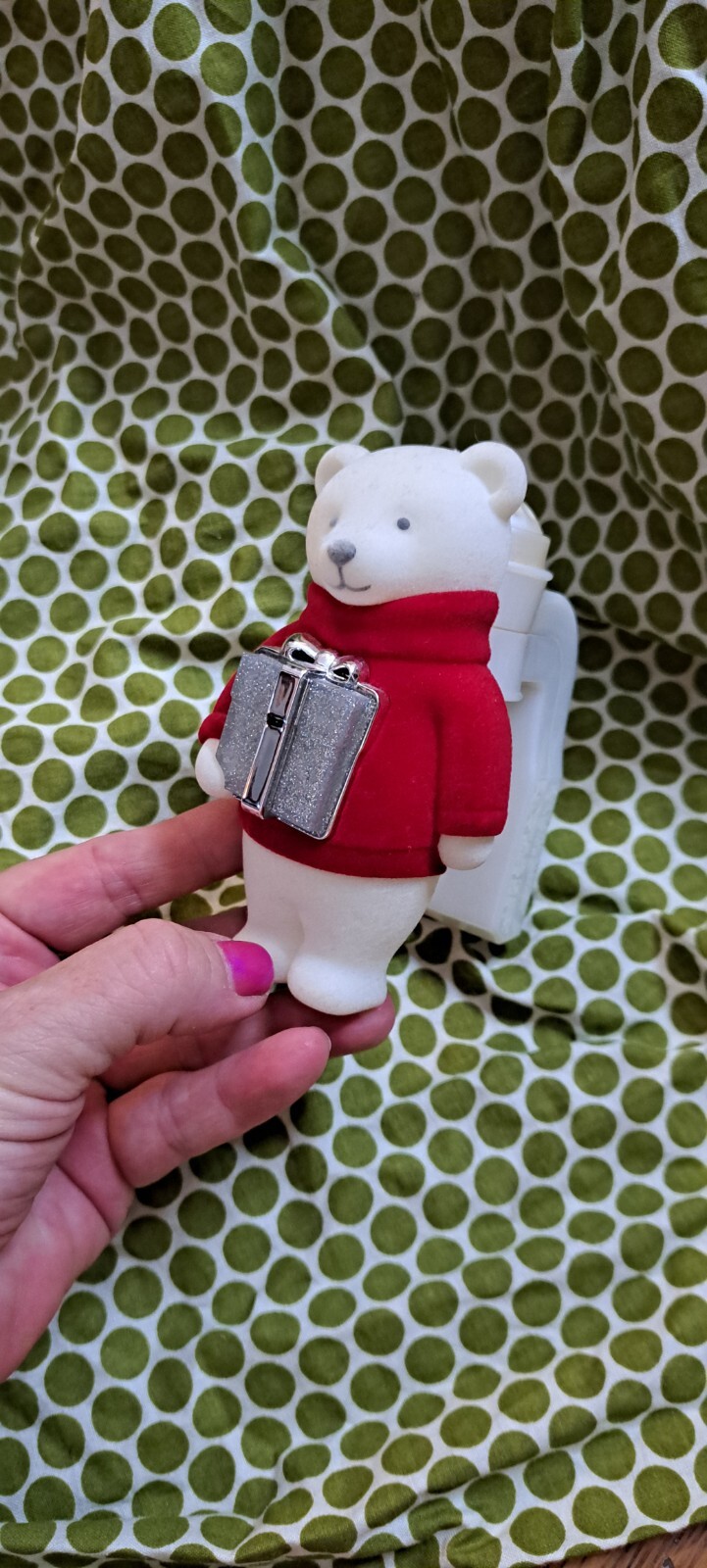 Bath & Body Works Wallflower Polar Bear with Red Velvet Christmas Sweater & Gift-image