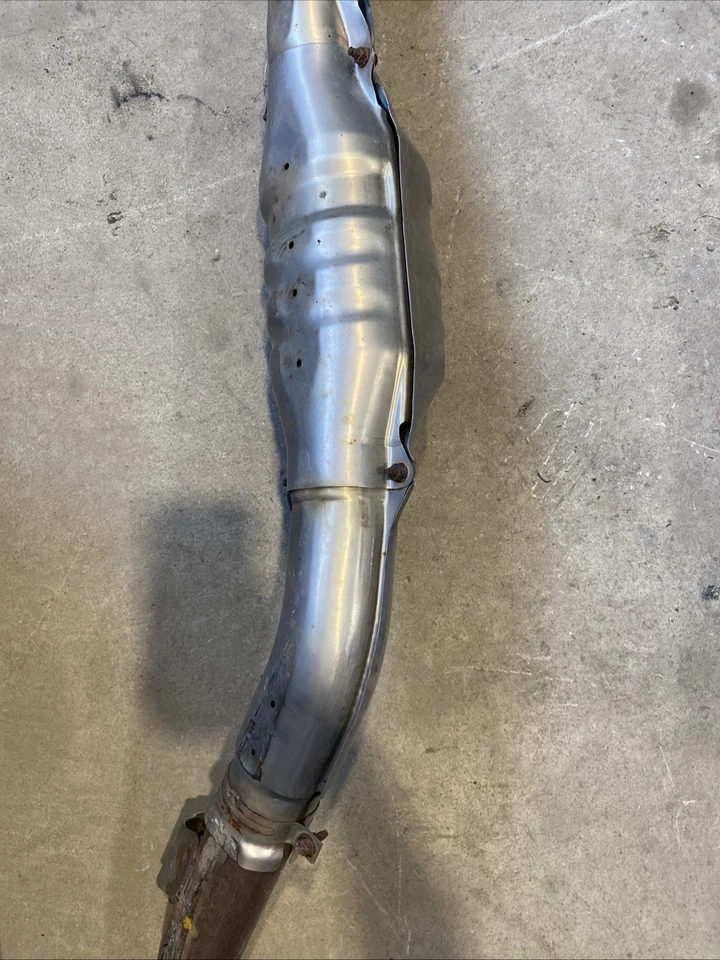 2019 2020 2021 2022 2023 2024 Subaru Ascent tubo inferior trasero escape medio OEM Foto 4 de 4