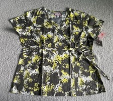 Koi Scrub Top Women  s Sz 3X Gray Splash Animal Print Nursing Medical Kathy