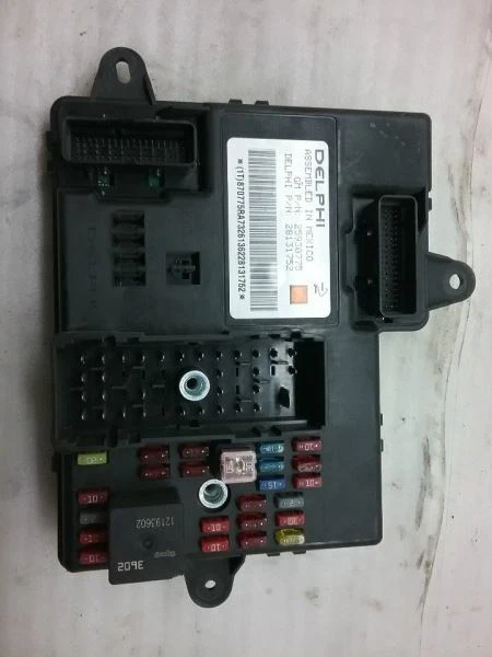 Módulo de control de carrocería 25930775 BCM 2,2 L A 4 puertas 2009 Chevrolet Cobalt S-364RM-n Foto 3 de 4