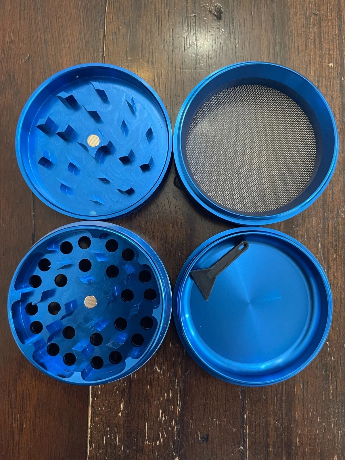SharpStone 63MM Spice Tobacco Herb Grinder -4 Piece- Blue
Opens in a new window or tab
