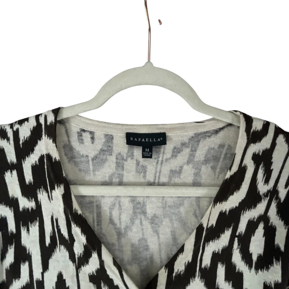Rafaella 黑色白色 Ikat 印花纽扣开衫 M 3/4 袖毛衣上衣 — 第 3/4 张图片