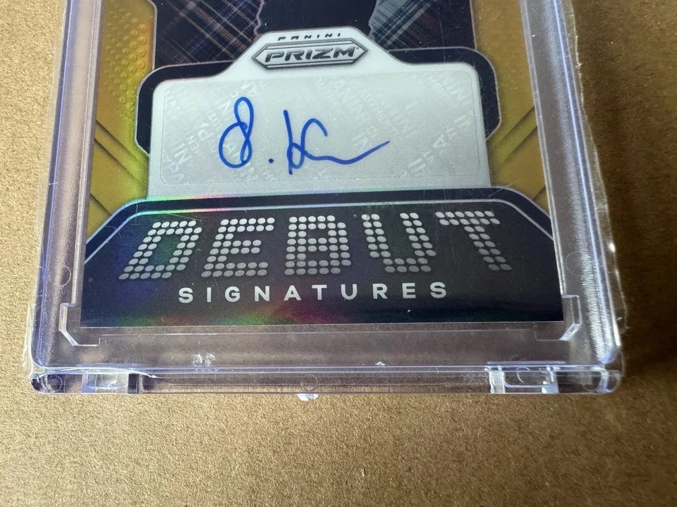 2022 PANINI PRIZM AUTO DEBUT SIGNATURES STEVEN KWAN RC 06/10 GOLD - Image 2 of 4