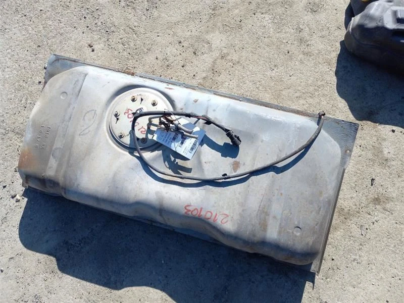 Tanque de combustible 01-04 CROWN VICTORIA 3W1Z9002AA Foto 2 de 4