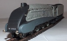 BACHMANN 31-952A A4 CLASS 4-6-2 LOCOMOTIVE 2512 'SILVER FOX' LNER SILVER GREY