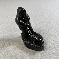 BOMA Inuit Hunter Seal Eskimo Figurine Carved Black Stone Sculpture Statu Canada