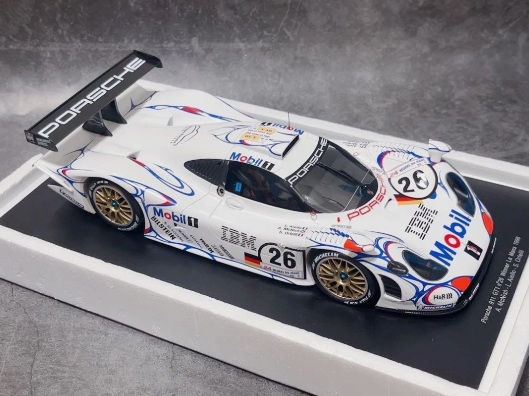 スパーク　1/18 Porsche 911 GT1 #26 Winner 24h Porsche 911 GT1 #26 Winner Le Mans 1998 New 1/18 Spark