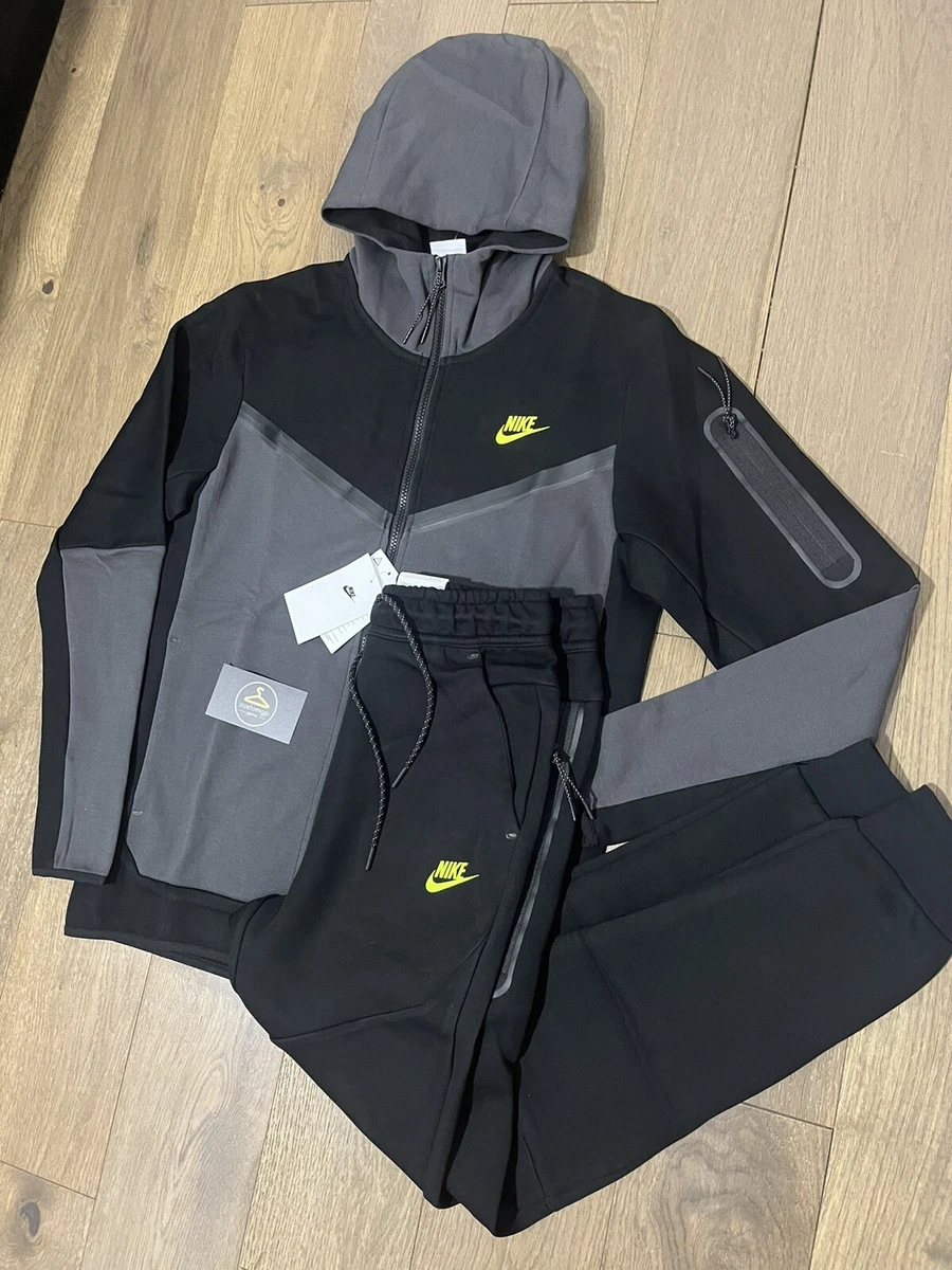 Nike season 2 fleece tracksuit on sale