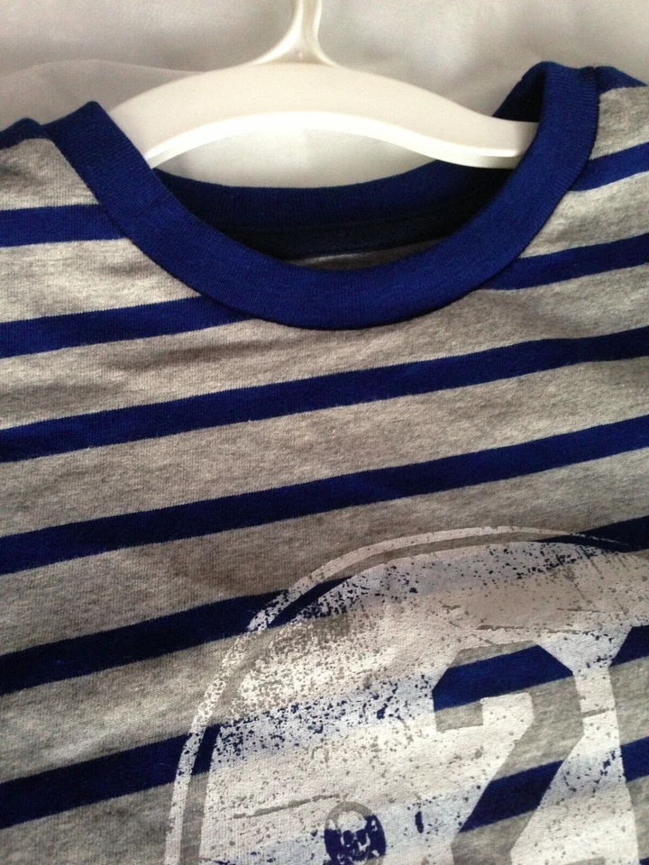 全新 Circo Top 衬衫 条纹 8/10 M 男孩 蓝色和灰色 — 第 2/4 张图片