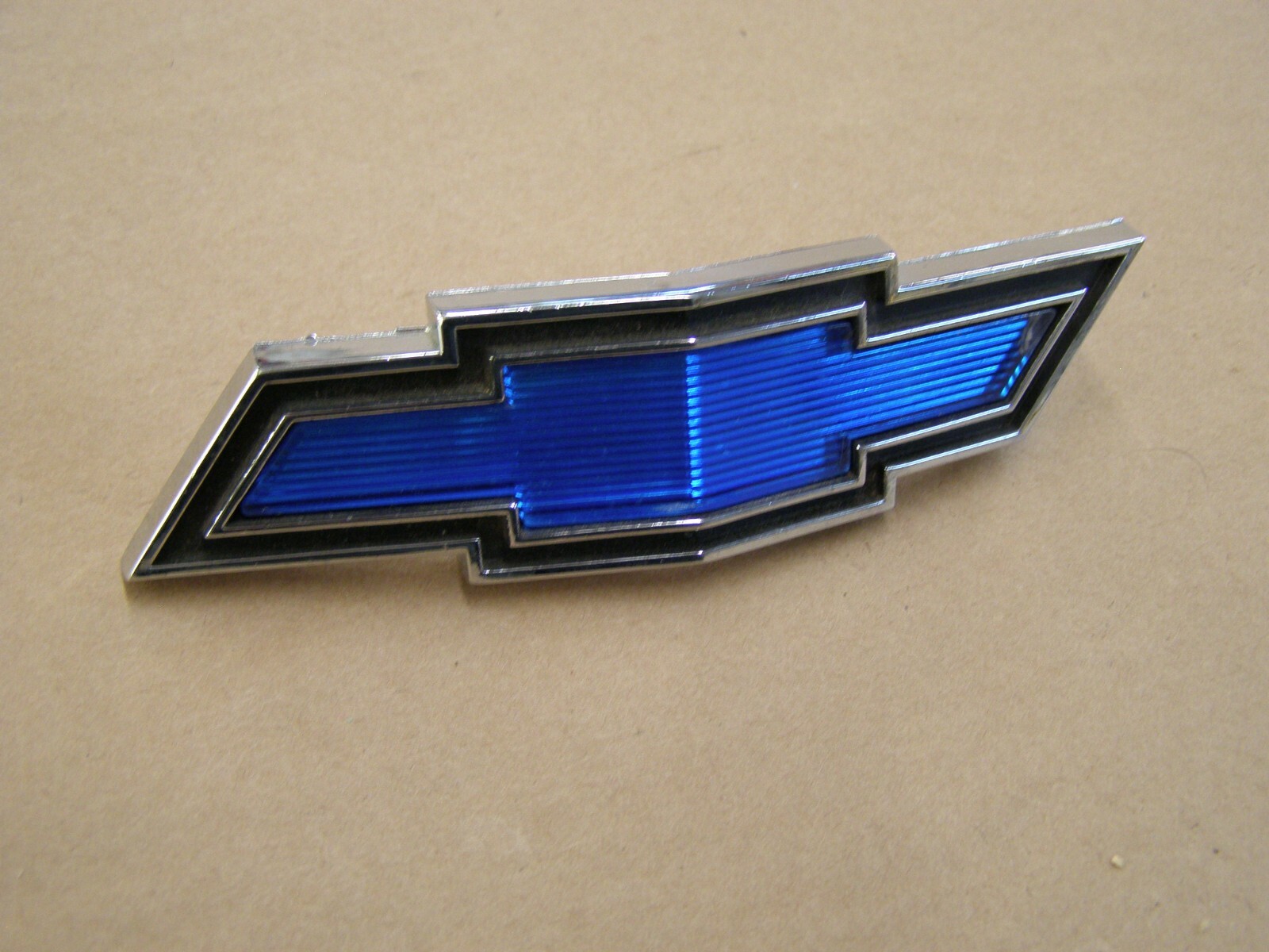 1969 Chevy Grill Grille Emblem Malibu Chevelle Impala El Camino Bowtie