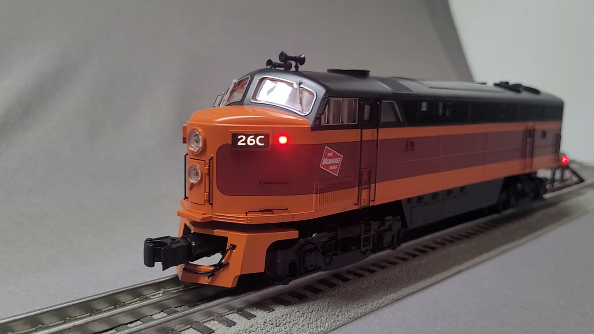 LIONEL MILWAUKEE ROAD LEGACY C LINER #26C DIESEL ENGINE O GAUGE