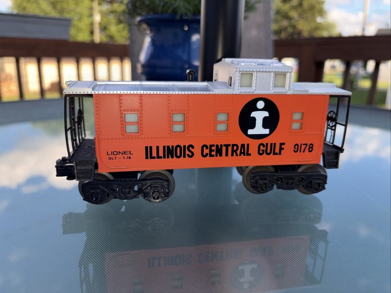 Vintage (1976) Lionel Illinois Central Gulf Lighted Caboose 9178