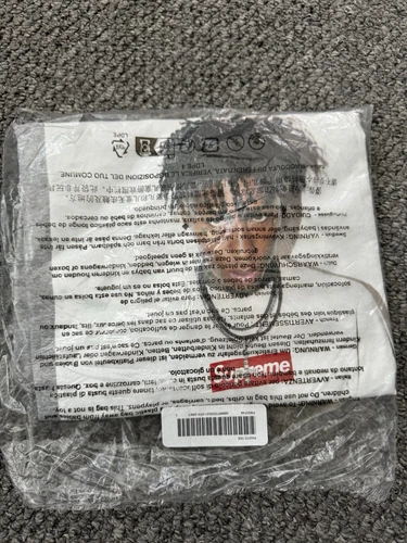 Neuf T shirt gris Supreme NBA Youngboy taille L dans son emballage d'origine
