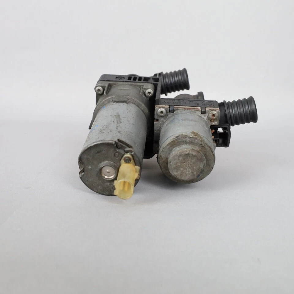 Válvula de control de calefacción BMW M3 E46 2001-2006 64118369807 OEM usada Foto 2 de 4