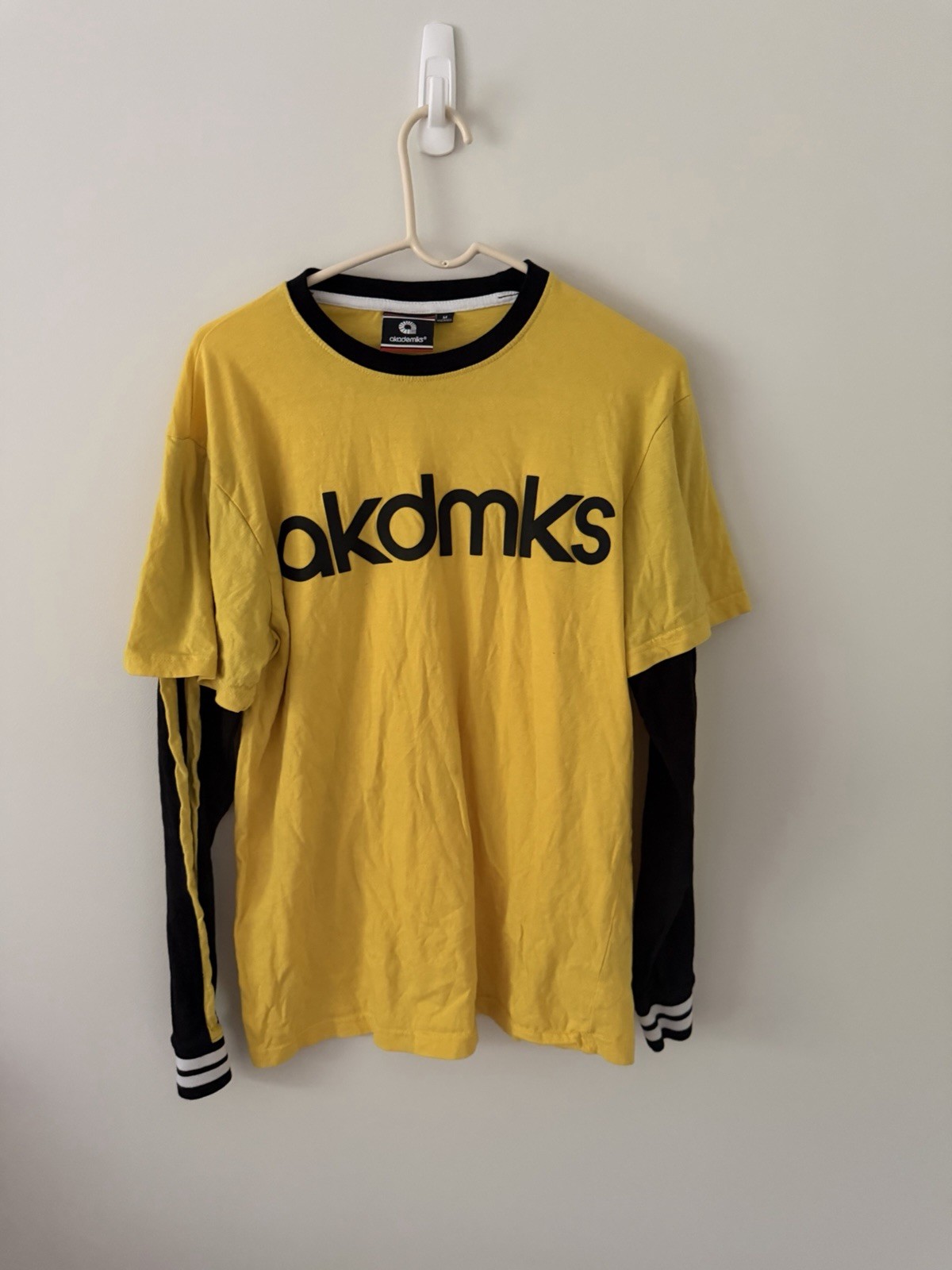 Akademiks Yellow Layered Long Sleeve Graphic Logo T Shirt Mens Medium Y2K