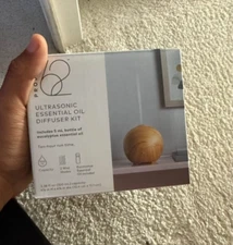 Project 62 Ultrasonic Essential Oil Diffuser.  Woodgrain Design With 6 Oils