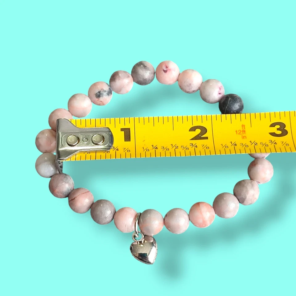 Pulsera elástica con dije de corazón de cuentas de bola de jaspe cebra rosa natural 7,5 pulgadas Foto 2 de 4