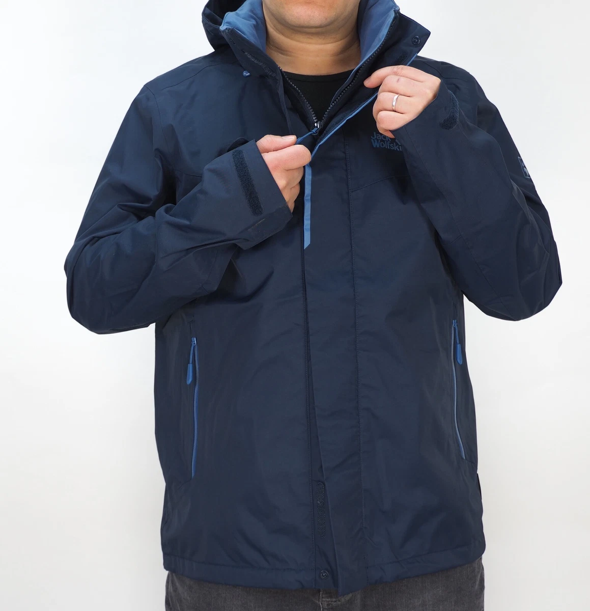 Jack wolfskin windproof jacket 2025