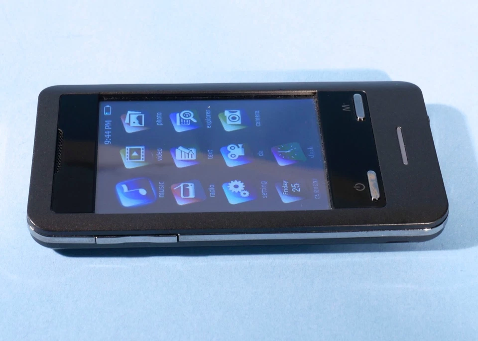 Coby MP828-8G 8GB 2.8 Inch Video MP3 Player With FM Radio * Fully Working - Image 2 of 4