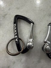 ONE 1 OAKLEY SMALL CARABINER KEYCHAIN KEY CHAIN BLACK USED NEW DISPLAY RARE