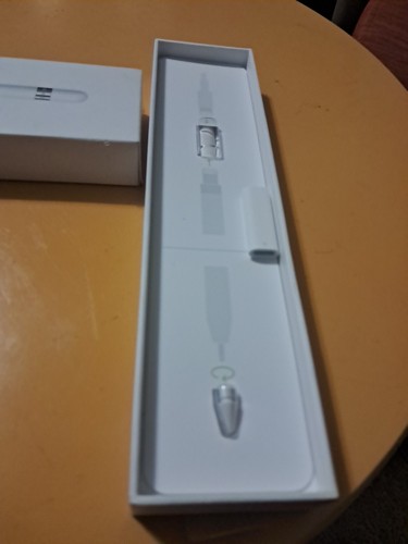 Apple Pencil (1st Generation) Stylus Pen for Touch Screens - White (MQLY3AM/A) - 第 2/4 張圖片