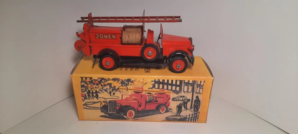 Camión escalera de bomberos Tekno Dinamarca Falck 351 placa de hojalata edición temprana 1935-1955 Foto 3 de 4