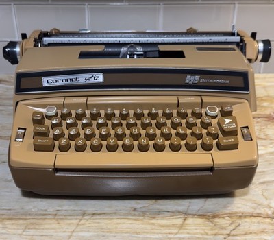 Vtg Smith Corona Coronet Super 12 Electric Typewriter w/ Case Mid-Century 1971