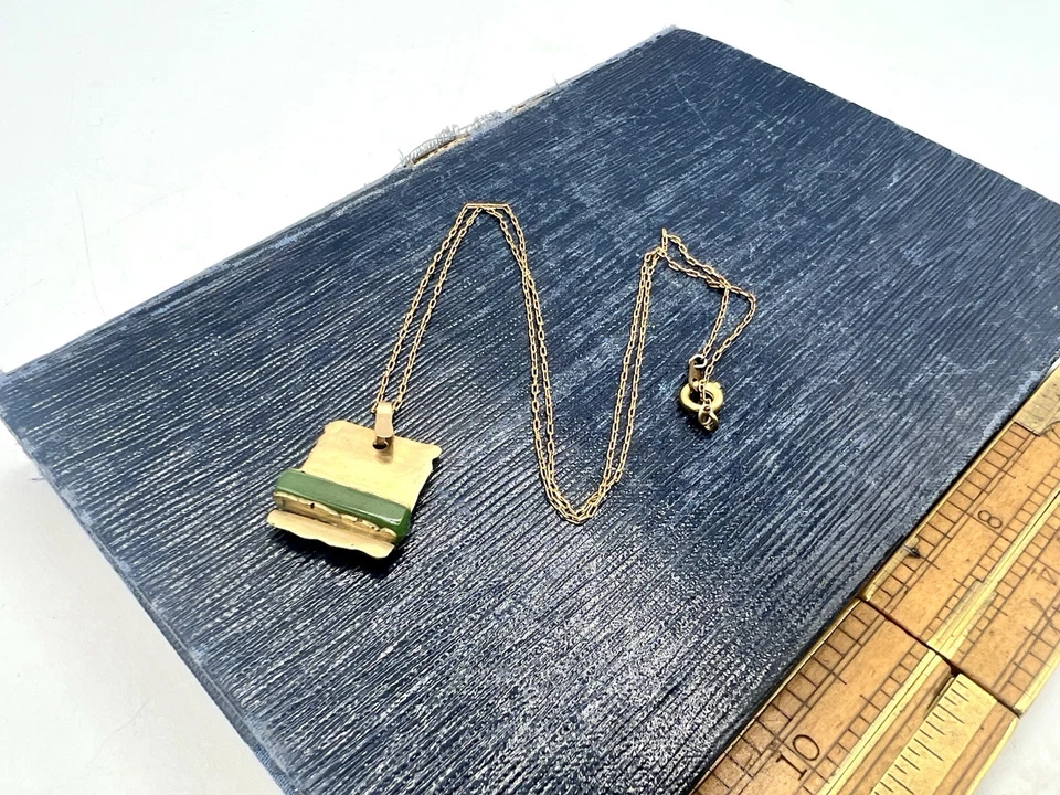 "Collar colgante vintage brutalista artesanal de piedras preciosas verdes conjunto de canales 18"" único en su clase C" Foto 2 de 4