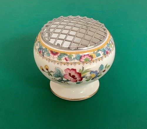 Coalport Bone China Small Rose / Posy Bowl with grid-mesh cover. Good condition.