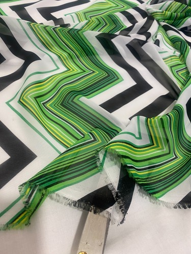 *NEW* Smooth Chiffon Chevron/Zig Zag Print Dress/Crafts Fabric*FREE P&P* - Picture 2 of 10