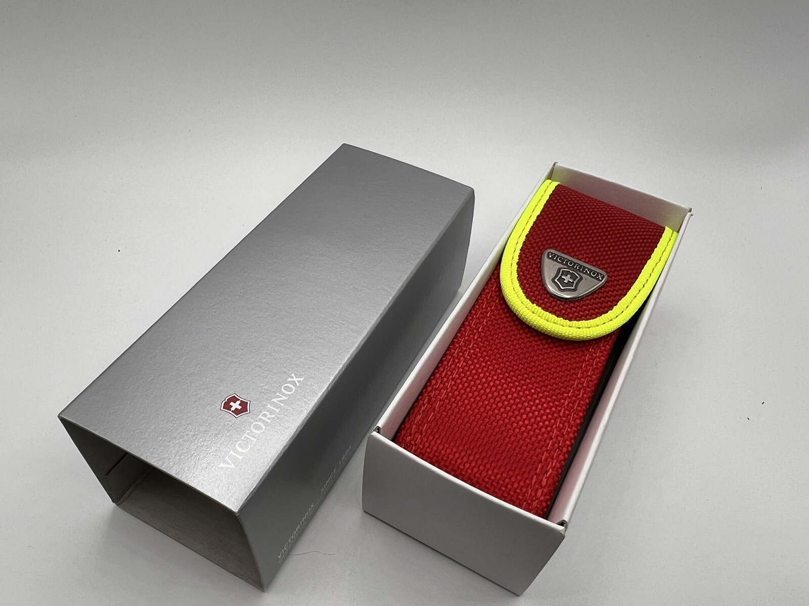 Victorinox Swiss Army RESCUE TOOL Knife Of Year 2007 Yellow Lifetime