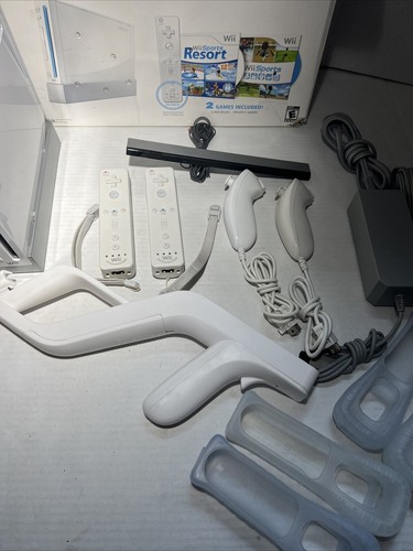 Nintendo Wii White Console RVL-001 Bundle~With Accessories - Picture 4 of 7