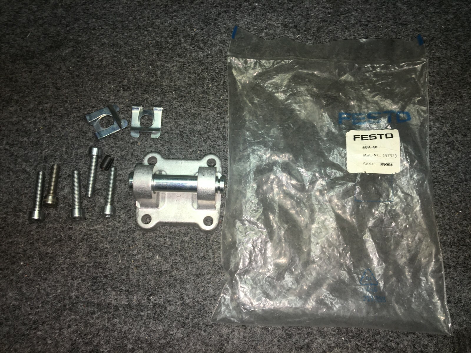 Festo Mounting Bracket for Large Air Cylinder SUA 40 157323 N9004